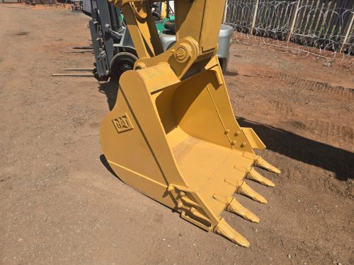 CAT 323D2L Excavator - Image 7