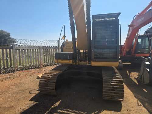 CAT 323D2L Excavator - Image 4