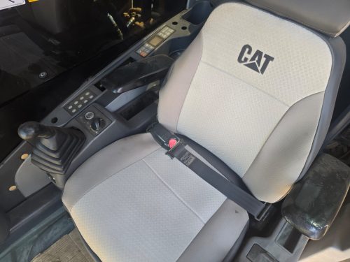CAT 323D2L Excavator - Image 6