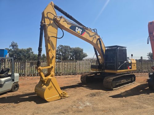 CAT 323D2L Excavator